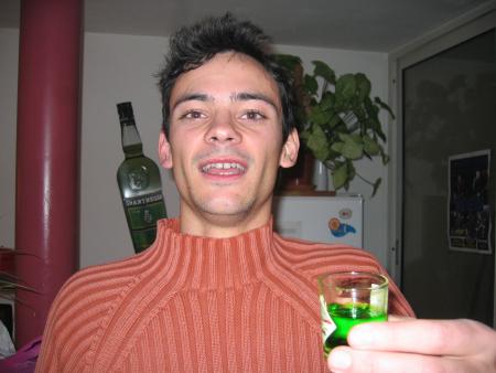 Ju et son shooter de Velay; � la tienne!